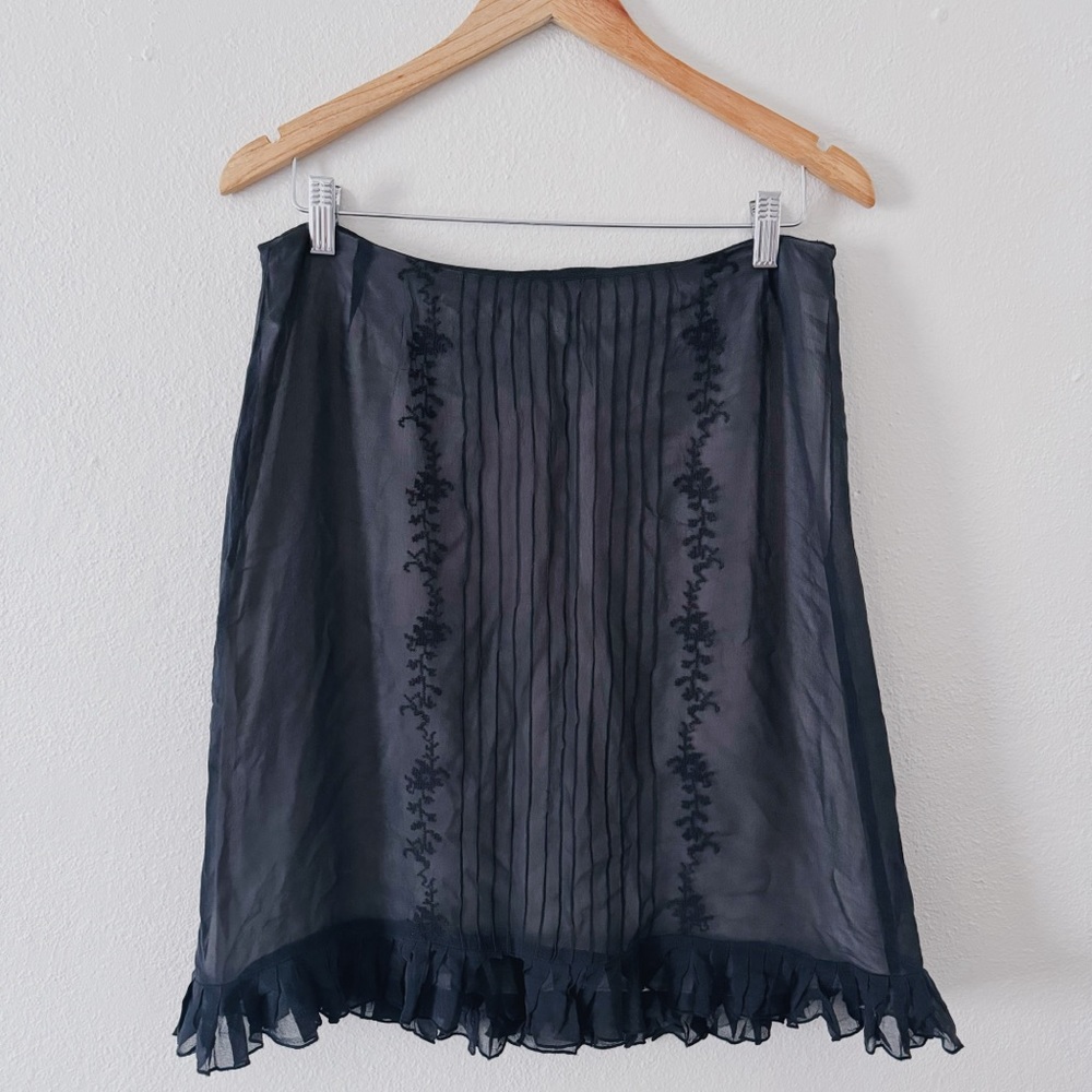 Y2K VINTAGE RUFFLE HEM SILK SKIRT W/ NEEDLEPOINT DETAILS